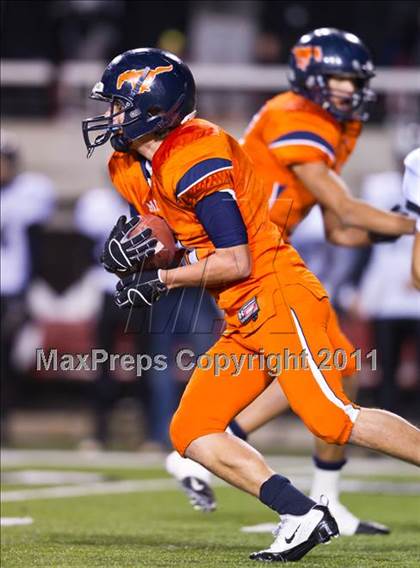 Thumbnail 3 in Highland vs. Mountain Crest (UHSAA 4A Final) photogallery.