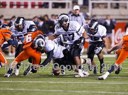 Thumbnail 2 in Highland vs. Mountain Crest (UHSAA 4A Final) photogallery.