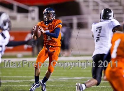 Thumbnail 3 in Highland vs. Mountain Crest (UHSAA 4A Final) photogallery.