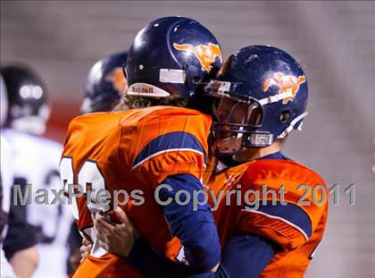 Thumbnail 3 in Highland vs. Mountain Crest (UHSAA 4A Final) photogallery.