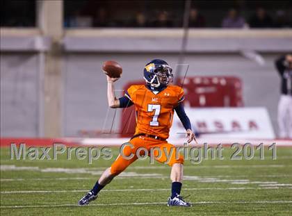 Thumbnail 3 in Highland vs. Mountain Crest (UHSAA 4A Final) photogallery.