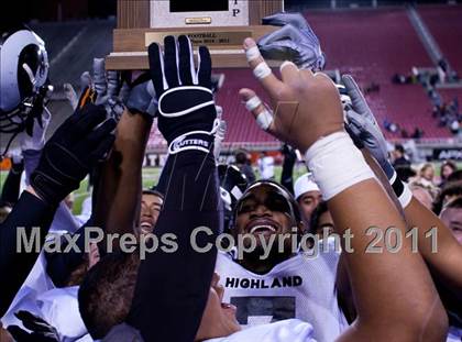 Thumbnail 3 in Highland vs. Mountain Crest (UHSAA 4A Final) photogallery.