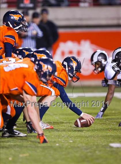 Thumbnail 1 in Highland vs. Mountain Crest (UHSAA 4A Final) photogallery.