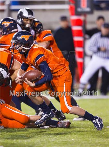 Thumbnail 1 in Highland vs. Mountain Crest (UHSAA 4A Final) photogallery.