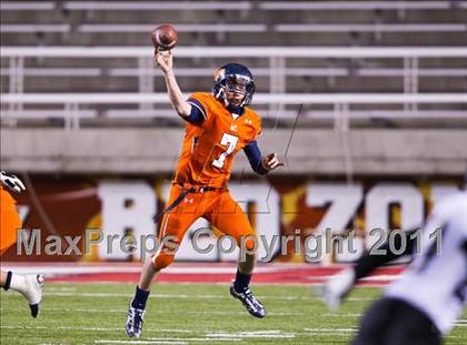 Thumbnail 3 in Highland vs. Mountain Crest (UHSAA 4A Final) photogallery.