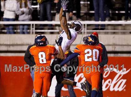 Thumbnail 3 in Highland vs. Mountain Crest (UHSAA 4A Final) photogallery.