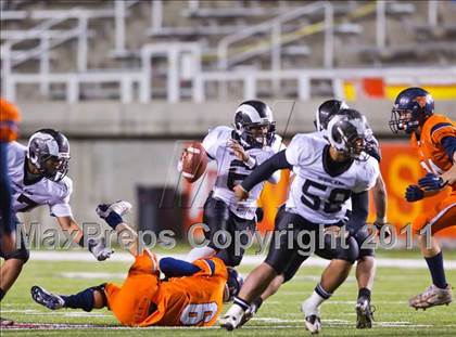 Thumbnail 3 in Highland vs. Mountain Crest (UHSAA 4A Final) photogallery.