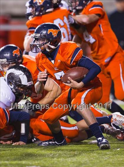 Thumbnail 2 in Highland vs. Mountain Crest (UHSAA 4A Final) photogallery.