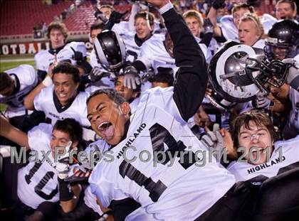 Thumbnail 3 in Highland vs. Mountain Crest (UHSAA 4A Final) photogallery.