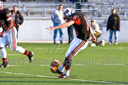 Thumbnail 2 in Klein Oak vs. Lake Highlands (DII Regional Finals) photogallery.