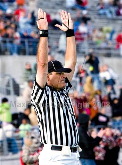 Thumbnail 3 in Klein Oak vs. Lake Highlands (DII Regional Finals) photogallery.