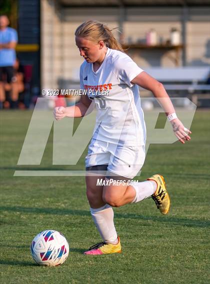 Thumbnail 3 in Southwest Onslow vs Clinton (NCHSAA 2A Third Round) photogallery.