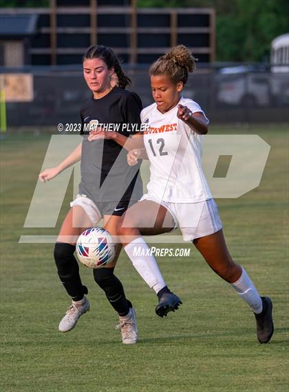Thumbnail 3 in Southwest Onslow vs Clinton (NCHSAA 2A Third Round) photogallery.
