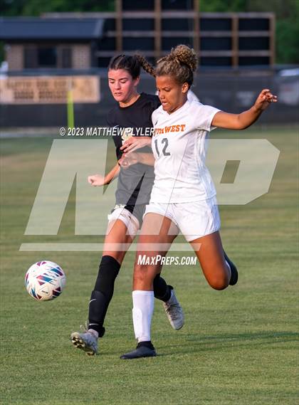 Thumbnail 2 in Southwest Onslow vs Clinton (NCHSAA 2A Third Round) photogallery.