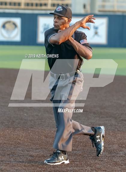 Thumbnail 3 in Hebron vs. Flower Mound Game 1 (UIL 6A Regional Quarterfinal) photogallery.