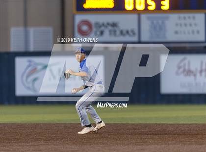 Thumbnail 2 in Hebron vs. Flower Mound Game 1 (UIL 6A Regional Quarterfinal) photogallery.