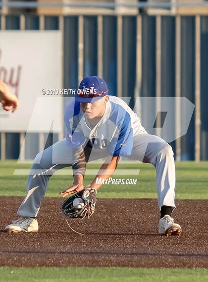 Thumbnail 2 in Hebron vs. Flower Mound Game 1 (UIL 6A Regional Quarterfinal) photogallery.