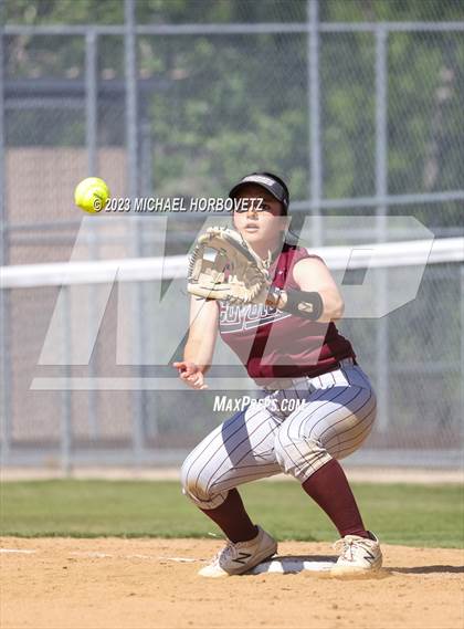 Thumbnail 1 in Memorial @ Heritage photogallery.