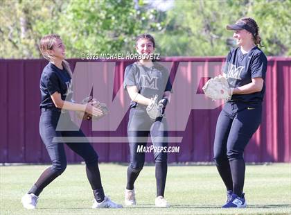 Thumbnail 2 in Memorial @ Heritage photogallery.