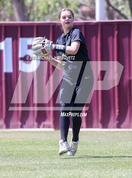 Thumbnail 1 in Memorial @ Heritage photogallery.