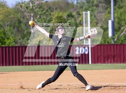 Thumbnail 1 in Memorial @ Heritage photogallery.