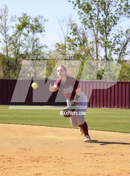 Thumbnail 1 in Memorial @ Heritage photogallery.