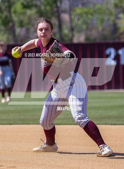 Thumbnail 1 in Memorial @ Heritage photogallery.