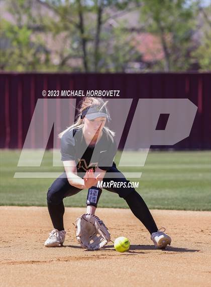 Thumbnail 1 in Memorial @ Heritage photogallery.