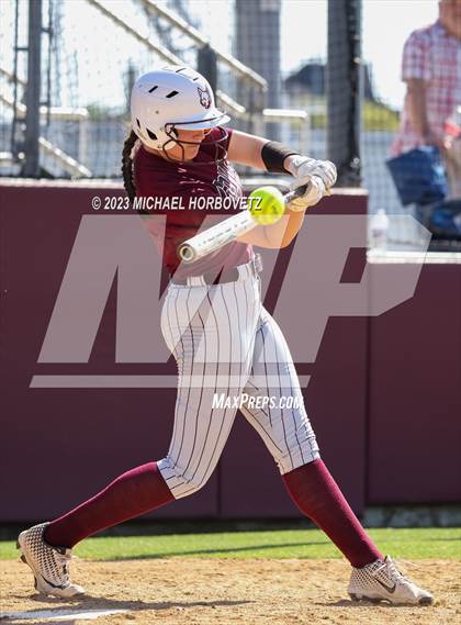 Thumbnail 1 in Memorial @ Heritage photogallery.