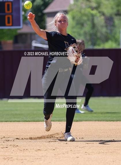 Thumbnail 1 in Memorial @ Heritage photogallery.