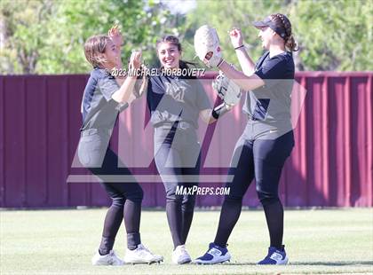 Thumbnail 1 in Memorial @ Heritage photogallery.