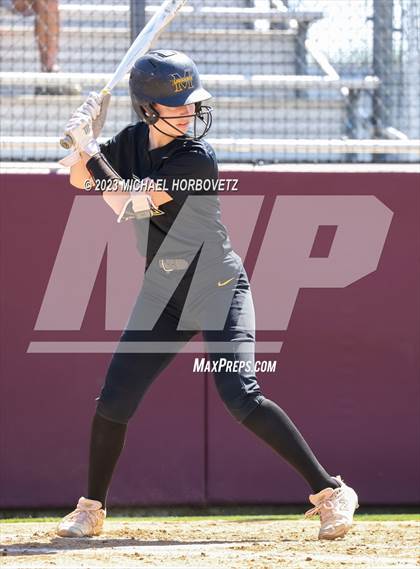 Thumbnail 1 in Memorial @ Heritage photogallery.