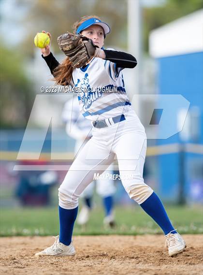 Thumbnail 3 in Massapequa @ Calhoun photogallery.