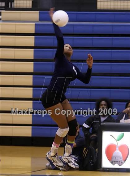 Thumbnail 2 in McCallum vs. Hendrickson (4A Region IV - Bi-District) photogallery.