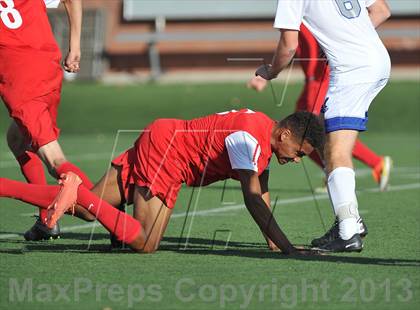 Thumbnail 2 in Highlands Ranch vs. Denver East (CHSAA 5A First Round) photogallery.