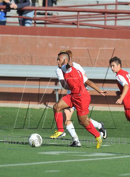 Thumbnail 2 in Highlands Ranch vs. Denver East (CHSAA 5A First Round) photogallery.