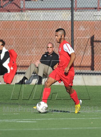 Thumbnail 3 in Highlands Ranch vs. Denver East (CHSAA 5A First Round) photogallery.