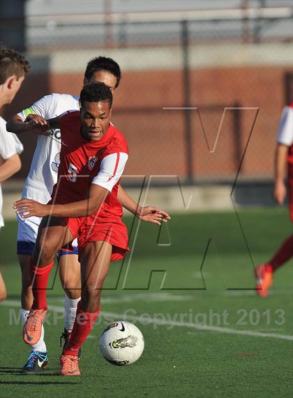 Thumbnail 3 in Highlands Ranch vs. Denver East (CHSAA 5A First Round) photogallery.