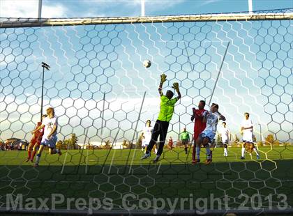 Thumbnail 1 in Highlands Ranch vs. Denver East (CHSAA 5A First Round) photogallery.
