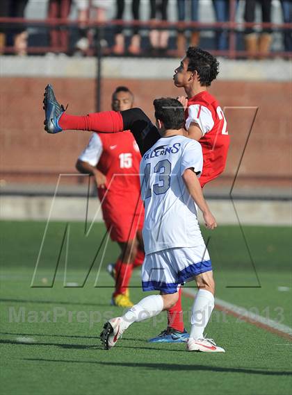 Thumbnail 2 in Highlands Ranch vs. Denver East (CHSAA 5A First Round) photogallery.