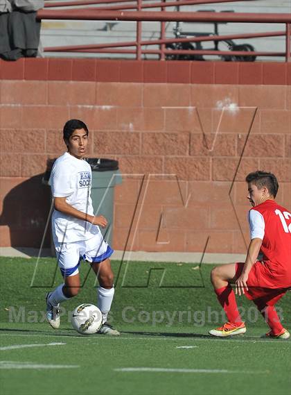 Thumbnail 2 in Highlands Ranch vs. Denver East (CHSAA 5A First Round) photogallery.