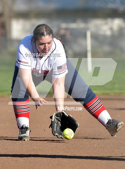 Thumbnail 2 in Las Plumas vs. Enterprise (Pleasant Valley Tournament) photogallery.