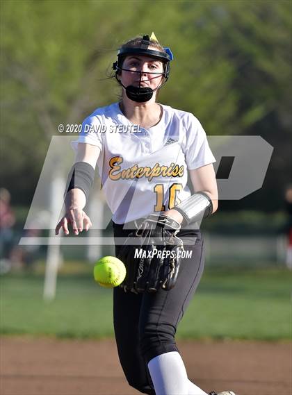Thumbnail 2 in Las Plumas vs. Enterprise (Pleasant Valley Tournament) photogallery.