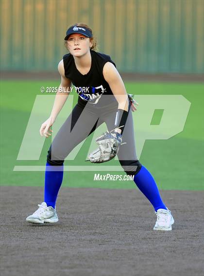 Thumbnail 1 in Wills Point vs Lindale photogallery.