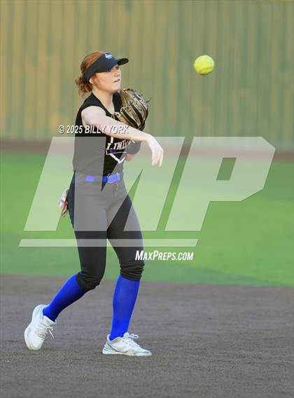 Thumbnail 2 in Wills Point vs Lindale photogallery.
