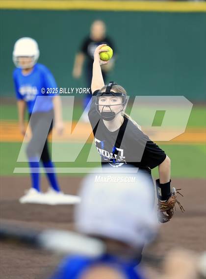 Thumbnail 1 in Wills Point vs Lindale photogallery.