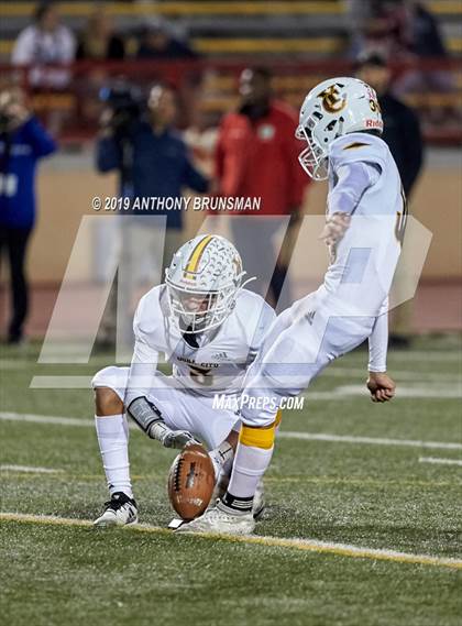 Thumbnail 3 in Yuba City @ Christian Brothers (CIF SJS D3 Playoffs) photogallery.