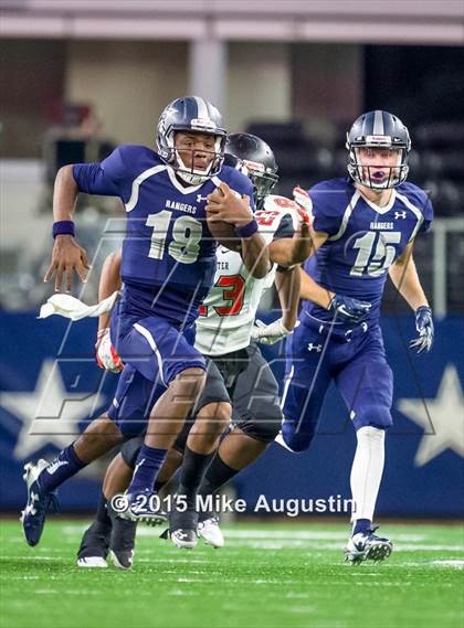 Thumbnail 1 in Lancaster vs. Lone Star (UIL 5A D2 Quarterfinal) photogallery.