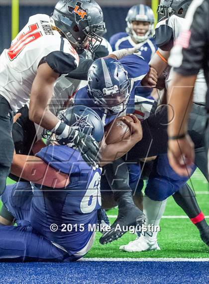 Thumbnail 3 in Lancaster vs. Lone Star (UIL 5A D2 Quarterfinal) photogallery.
