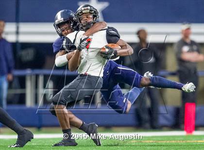 Thumbnail 1 in Lancaster vs. Lone Star (UIL 5A D2 Quarterfinal) photogallery.